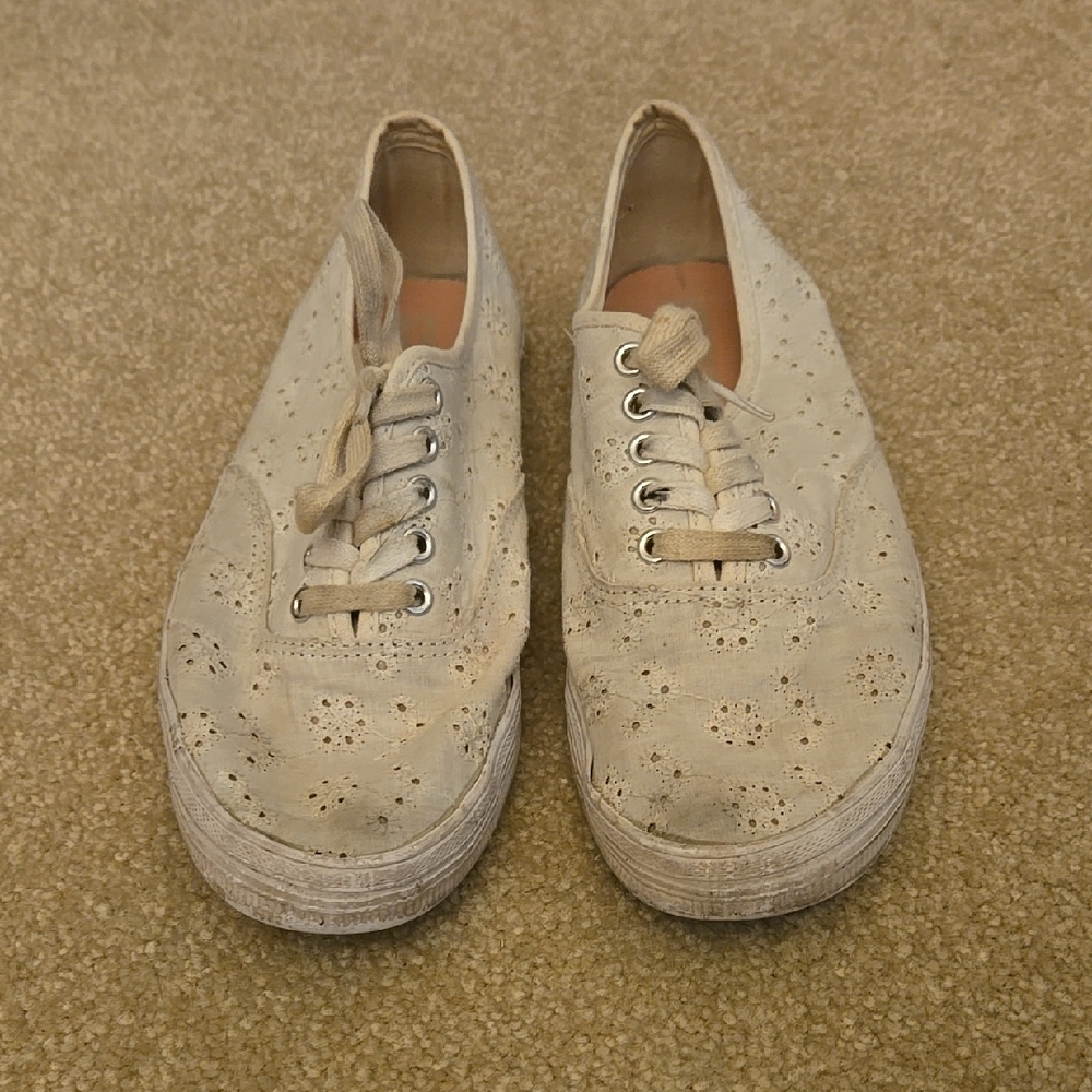 Women's Cream Lace-Up Shoes